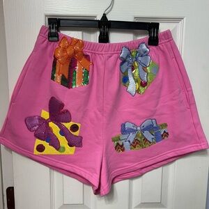 QUEEN OF SPARKLES Pink Present Shorts